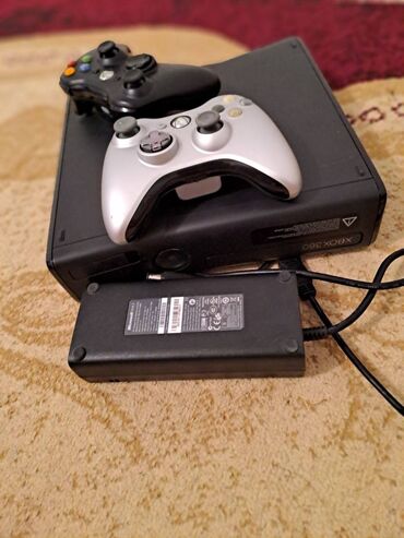 xbox 360 цена бу: Xbox 360 Иксбокс 360 Привозной, в комплекте два джойстика В приставке