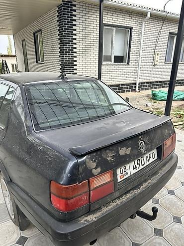 Volkswagen Vento: 1992 г., 1.8 л, Механика, Газ, Седан