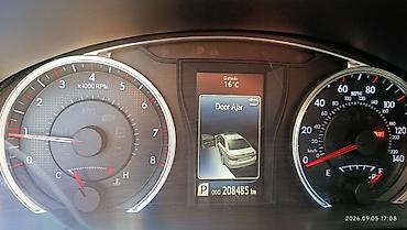 низкопрофиль: Toyota Camry: 2015 г., 2.5 л, Автомат, Бензин, Седан — 8