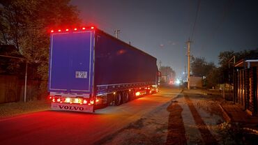 перевозной дом: Прицеп, Volvo, Шторный