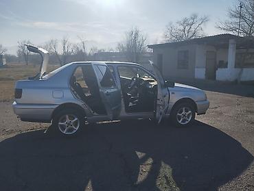 Volkswagen: Volkswagen Vento: 1997 г., 1.8 л, Механика, Газ, Седан — 6