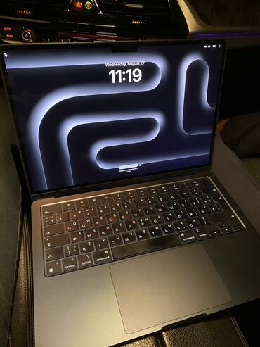 Apple MacBook: Macbook Air M3 8/256 GB 99% pil 30 cycle count Magic mouse 4, airpods