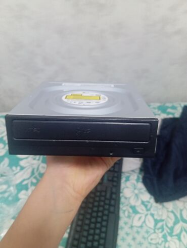 Monitorlar: Dell LCD monitor - Ekran ölçüsü: eni35sm uzunu43 sm deff — 9