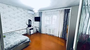 Продажа коттеджей и домов: Продаётся двухэтажный жилой дом с закрытым двором и просторной крытой — 14