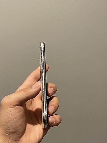 Apple iPhone: IPhone 11 Pro, 256 ГБ, Серебристый, Чехол, 82 % — 8