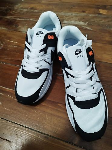 Patike: 02. 41-46
3700⭐⭐ — 4