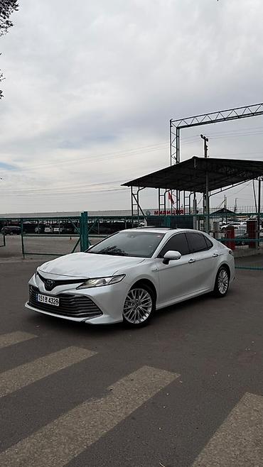 Toyota Camry: 2020 г., 2.5 л, Автомат, Гибрид, Седан