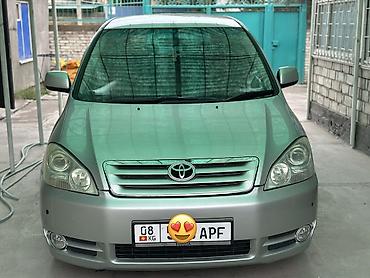 Toyota Ipsum: 2002 г., 2.4 л, Автомат, Бензин, Минивэн