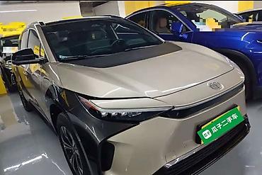 Toyota: Toyota : 2022 г., Автомат, Электромобиль, Кроссовер — 3