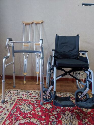 ходунки новые: Продаю инвалидную коляску и ходунки, почти новые. Очень мало