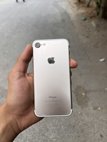 Apple iPhone: IPhone 7, 32 GB, Gümüşü