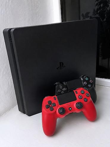 хбох series s: Игровая консоль Sony PlayStation 4 Slim (черная) с двумя беспроводными — 1
