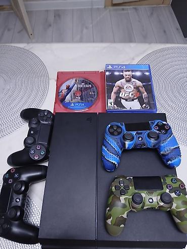 PlayStation 4 (PS4) Fat состояние идеал идеальное в комплекте 4