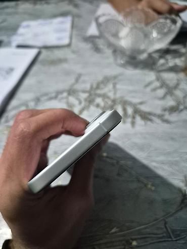 iphone qiyməti: IPhone 17, 256 GB, Ağ, Face ID — 2
