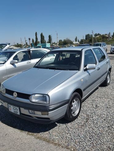 гид: Volkswagen Golf: 1993 г., 1.4 л, Механика, Бензин, Хэтчбэк