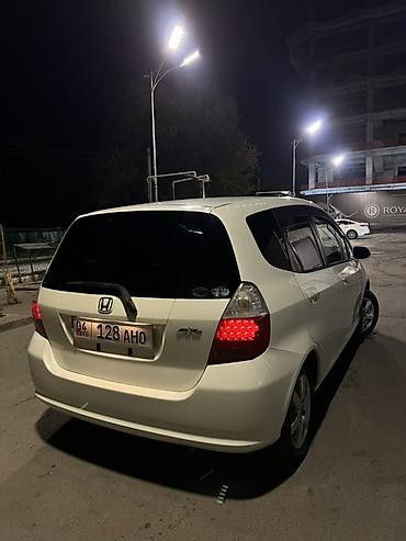 Honda: Honda Fit: 2003 г., 1.3 л, Автомат, Бензин, Хэтчбэк — 2