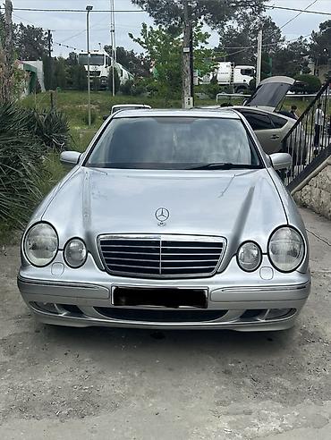 mercedes vito 8 1: Mercedes-Benz E-Class: 2 l | 2000 il Sedan — 2