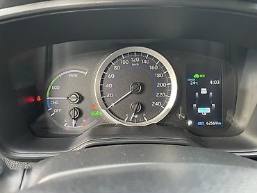 Toyota: Toyota Corolla: 2023 г., 1.8 л, Вариатор, Гибрид, Седан — 7