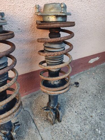 Auto delovi: Amortizer prednji levi, desni sa oprugom Lada 112. Polovno, ocuvano — 10