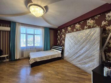 Uzunmüddətli kirayə mənzillər: 28 May metrosu yanıında mənzil kirayə verilir. Mərtəbə 16/5. Ümumi — 8