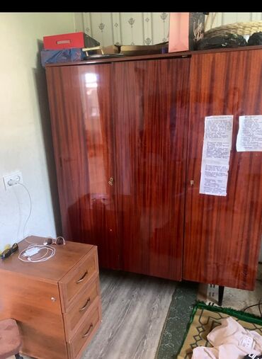 Другой декор и предметы интерьера: Продаю скаф в хорошем состоянии СССР!есть торг at lalafo.kg Другой декор и предметы интерьера: Продаю скаф в хорошем состоянии СССР!есть торг