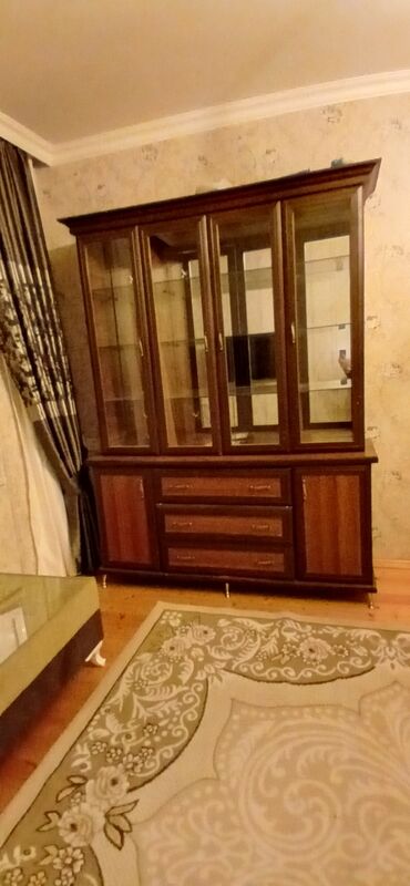 parça dolab: Şüşəli dolab vitrini