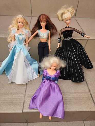 Igračke: Kolekcija modnih lutaka (Barbie/Barbie‑stil) sa raznovrsnom — 3
