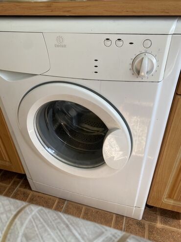 холодильник кичине: Стиральная машина Indesit, Автомат, Полноразмерная