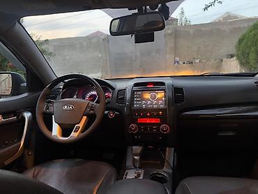 zapi masin: Kia Sorento: 2 l | 2010 il Krossover — 9