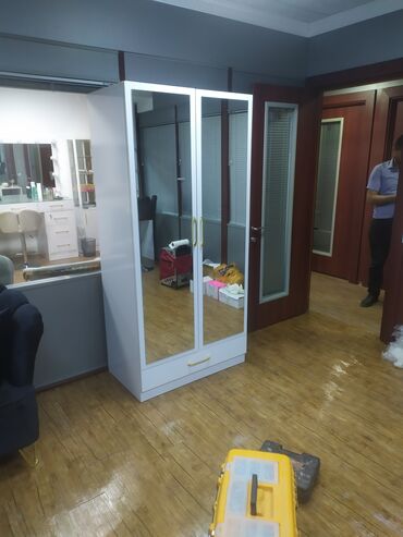 Sifarişlə dolablar: Düz dolab, Yataq otağı üçün, Paltar üçün, Açılan, Korpuslu — 19