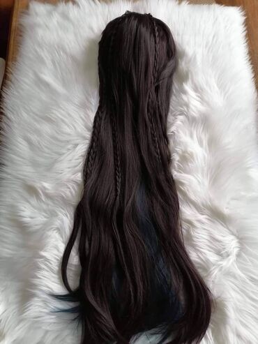 Perike i klipse: Perike
Cena 3200din — 12