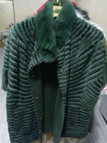 Шубы: Женские изделия из меха с поперечной полосой - Варианты — 2