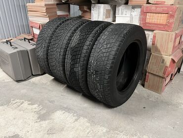 Шины: Шины 225 / 65 / R 17, Зима, Б/у, Комплект, Легковые, Япония, Bridgestone