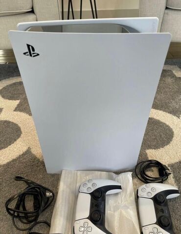 playstation klub avadanlıq: Playstation 5 fat model 1tb yaddaş 2joystic ilə hec bir problemi