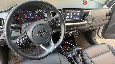 kia stonic цена: Kia Stonic: 2018 г., 1.6 л, Автомат, Дизель, Кроссовер — 6