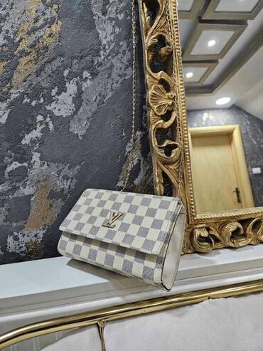 vecernje torbice: Elegant purse, Louis Vuitton