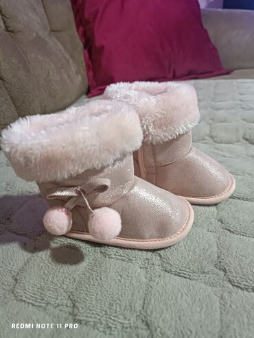 bench obuca: Ugg boots, Size - Pre-walking