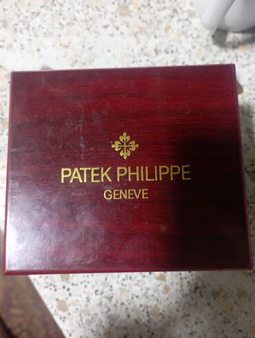 qızıl kişi saatı: İşlənmiş, Qol saatı, Patek Phillipe, rəng - Qızılı