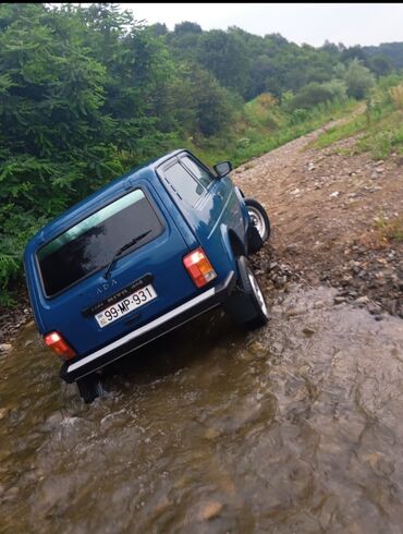 korea masin bazari: VAZ (LADA) 4x4 Niva: 1.7 l | 2015 il | 12000 km Ofrouder/SUV