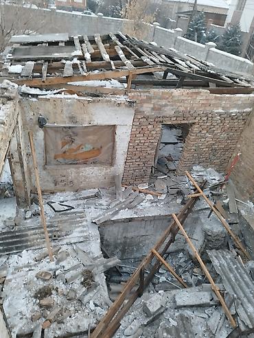 demo: Демонтаж крыш, Демонтаж кафеля, Разбор полов | Снос перегородки, Гипсокартонная стена, Железобетонная стена | Снятие шпатлевки, Снятие краски, Снятие реечных потолков | Демонтаж ламината, Демонтаж теплого пола, Демонтаж старого лага | Крыша из шифера, Металлочерепичная кровля, Мягкая кровля Больше 6 лет опыта — 3