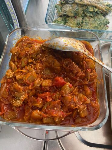 Sifarişlə hazır yeməklər: Ev yeməkləri menyusu – restoran/kafe xidməti Tərkib və təqdimat: - — 4