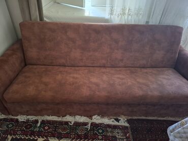 Yataq otağı dəstləri: Divan, Divan