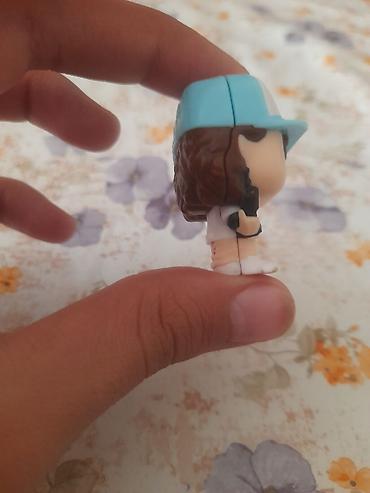 moni̇tor: Mini kolleksiya fiquru – mavi kasketli, “THINKING CAP” yazılı şapka — 3