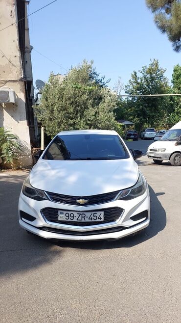 Chevrolet: Chevrolet Cruze: 1.4 l | 2017 il 186 km Sedan