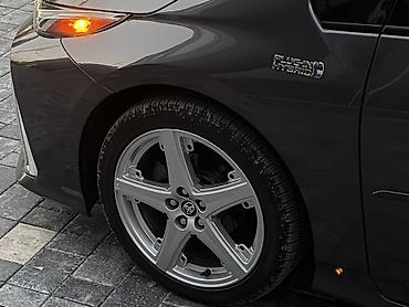 corolla 2016: Toyota Prius: 2019 г., 1.8 л, Вариатор, Гибрид, Хэтчбэк — 8