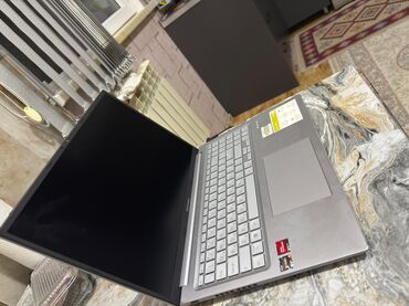 ASUS: ASUS Vivobook 16 (gümüşü) noutbuk Texniki xüsusiyyətlər: - Prosessor — 2