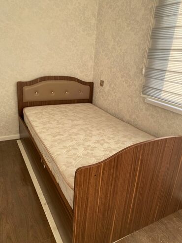 tek carpayllar: İşlənmiş, Təknəfərlik çarpayı, Bazalı, Matras ilə