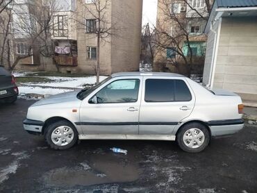 Volkswagen: Volkswagen Vento: 1994 г., 1.8 л, Механика, Газ, Седан