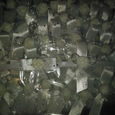 Svadbena oprema: Cvetna traka za kosu sa velom, idealna za posebne prilike. Traka je — 12