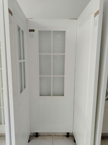 Otaq qapıları: Ağ rəngli interyer qapısı – klassik dizayn - Material: MDF əsaslı